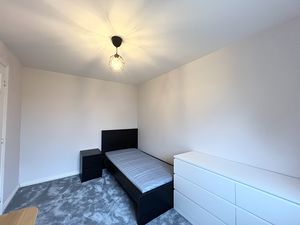 Photo 5- click for photo gallery